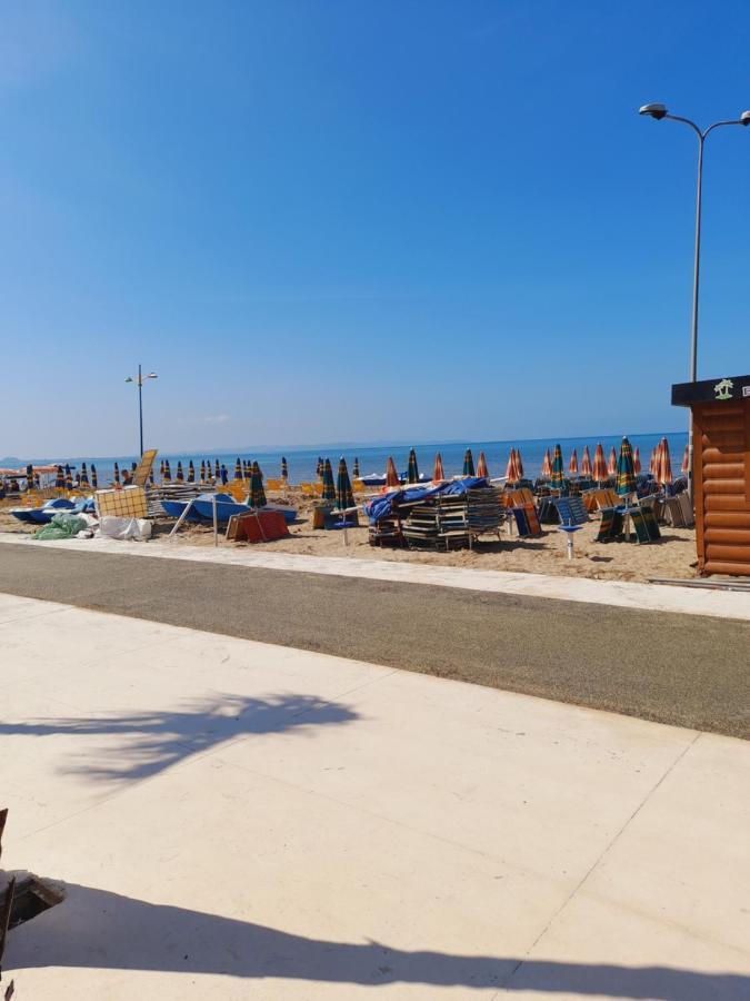 Seaside Deluxe Apartment Durrës Eksteriør bilde