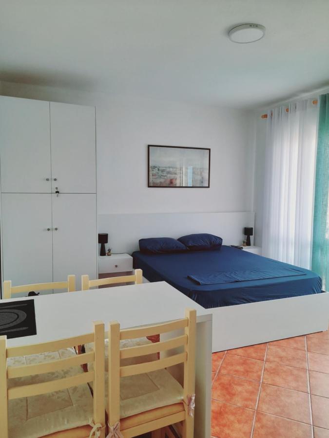 Seaside Deluxe Apartment Durrës Eksteriør bilde