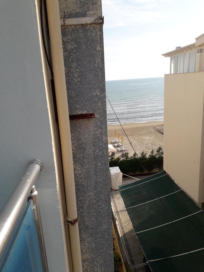 Seaside Deluxe Apartment Durrës Eksteriør bilde